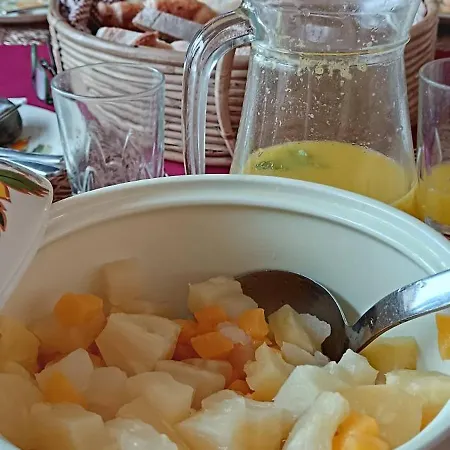 לינה וארוחת בוקר Moimenta מינדלו